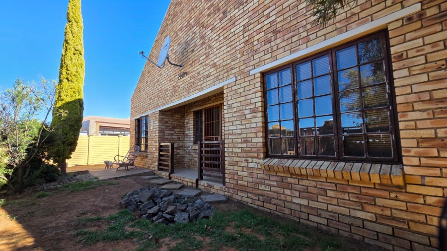 3 Bedroom Property for Sale in Vista Park Free State